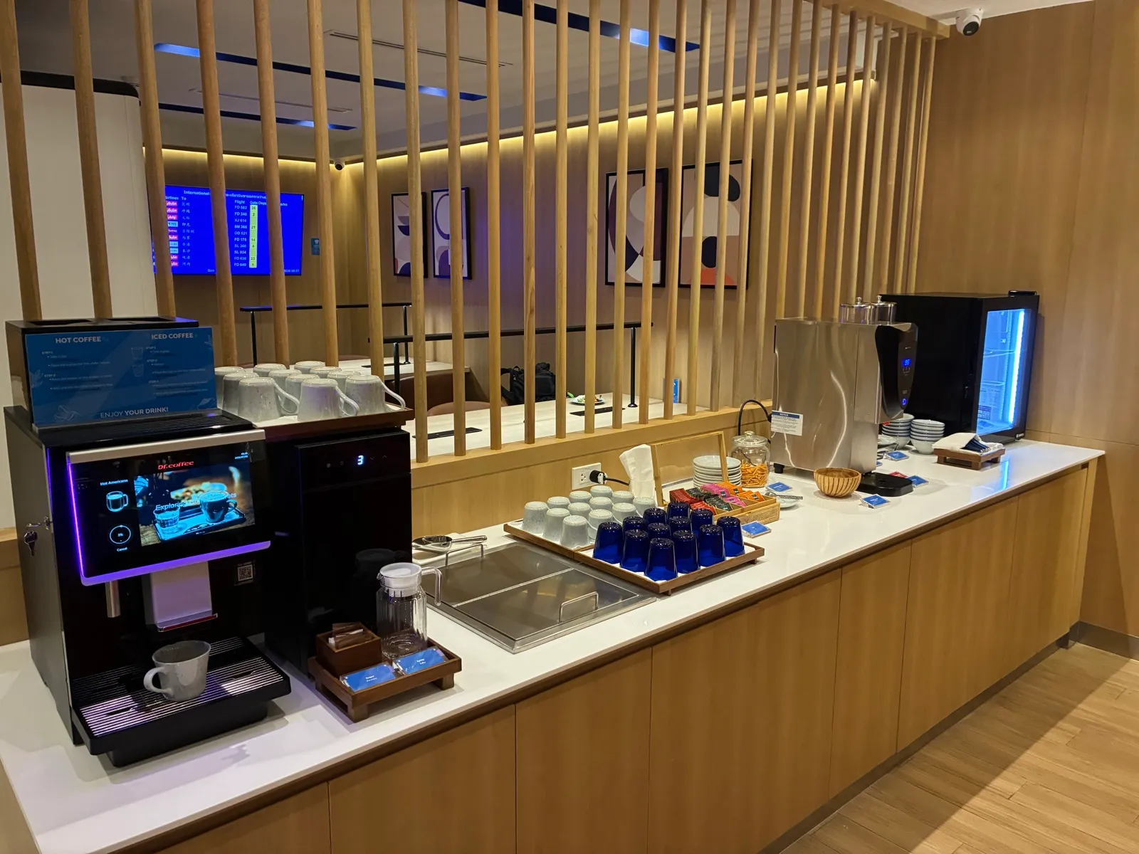 コーヒーやドリンクのカウンター