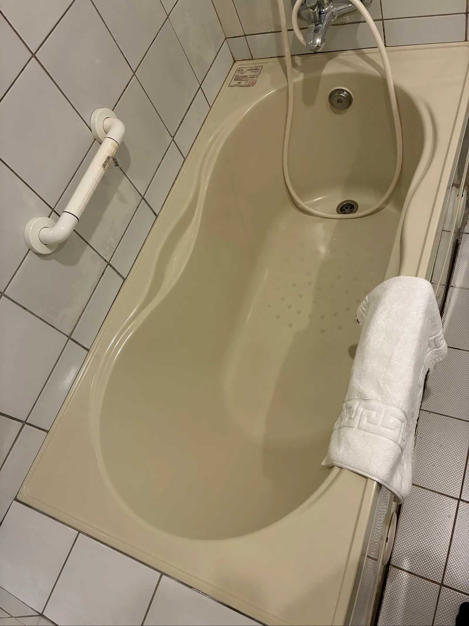 ホテルのバスタブ