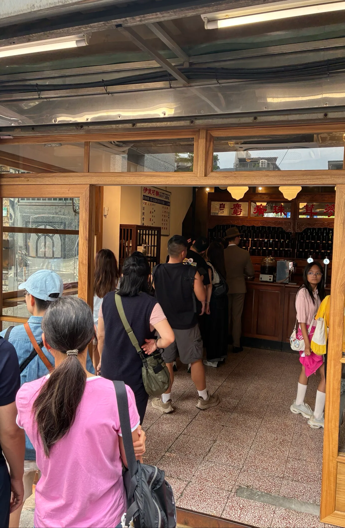 行列ができている人気の店
